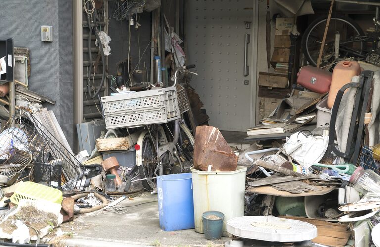 体力と気力のあるスタッフによるゴミ屋敷への早急な対応 | 高知で不用品回収なら迅速丁寧で柔軟な高知県お助け隊